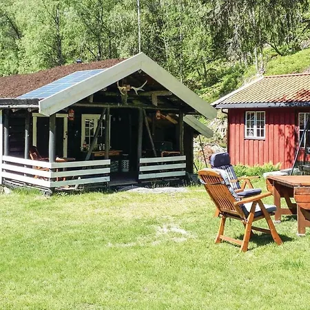 2 Bedroom Awesome In Iveland *